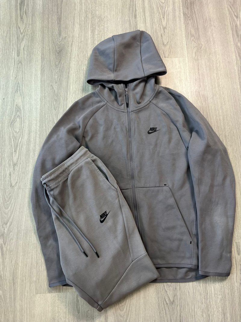 Nike Tech Fleece KOMPLET (S/M)