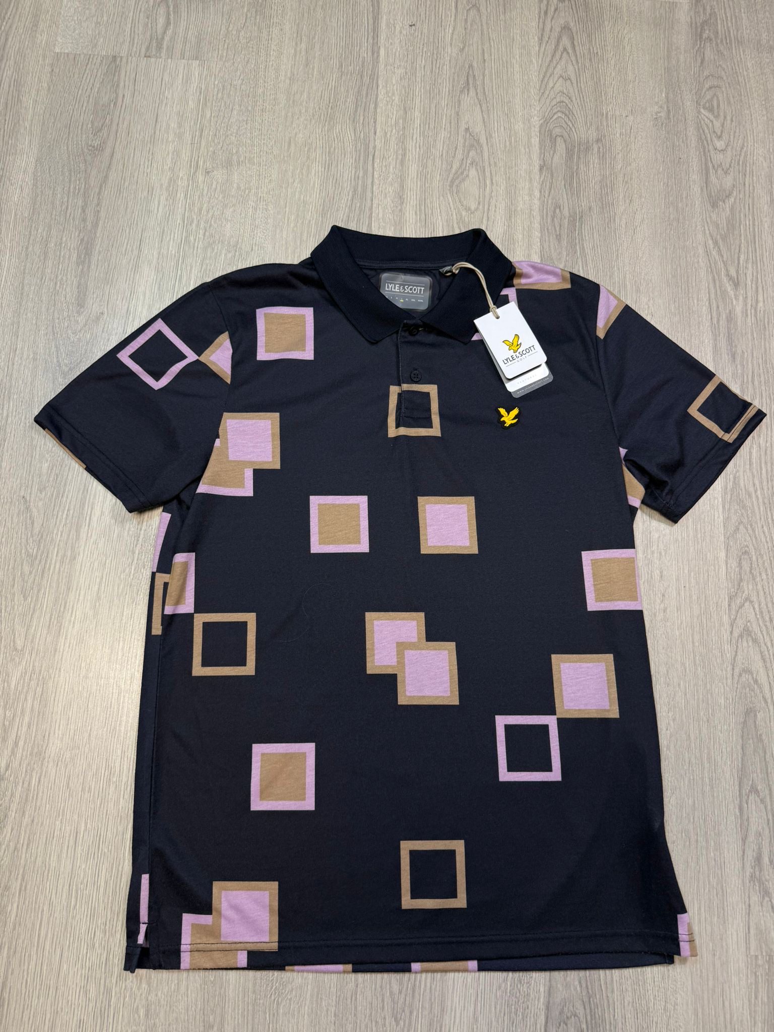 Lyle Scott Majica (L)