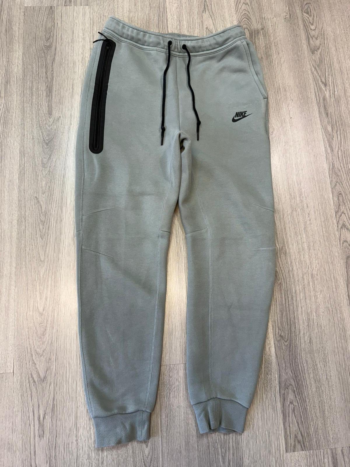 Nike Tech Fleece 2023 (S/M/L/XL)