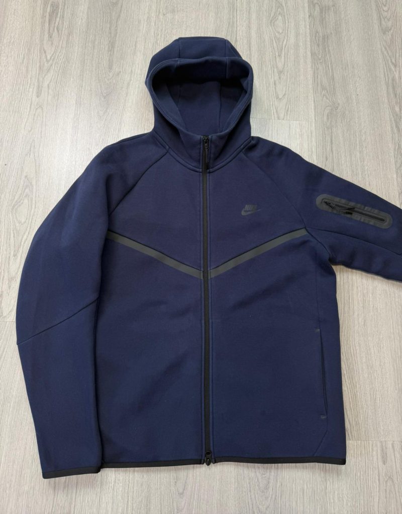 Nike Tech Fleece 2025 (L)