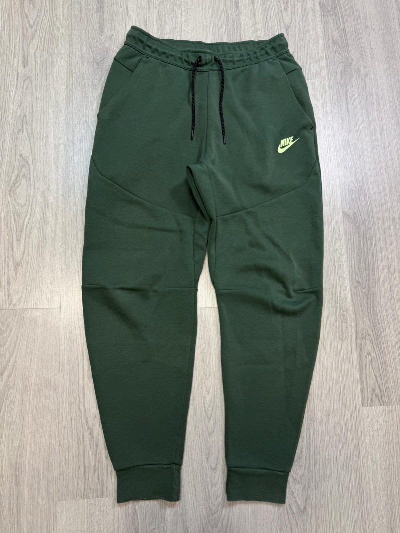 Nike Tech Fleece 2021 (S)