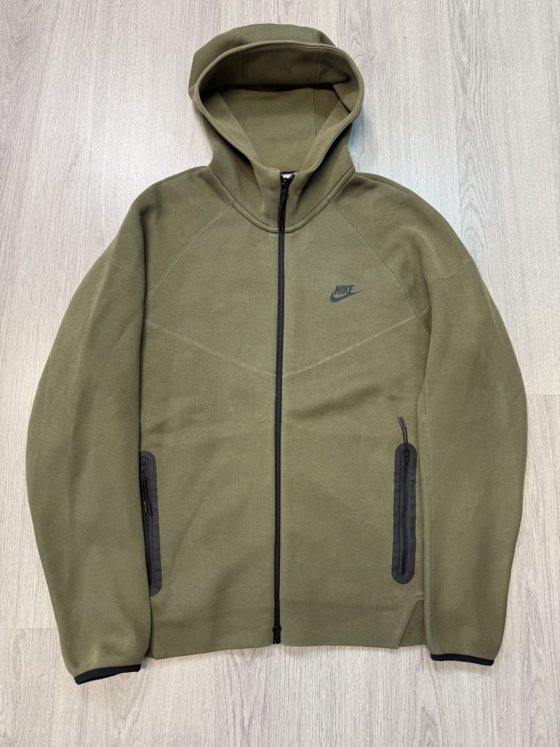Nike Tech Fleece 2023 (XS/S/M/L)