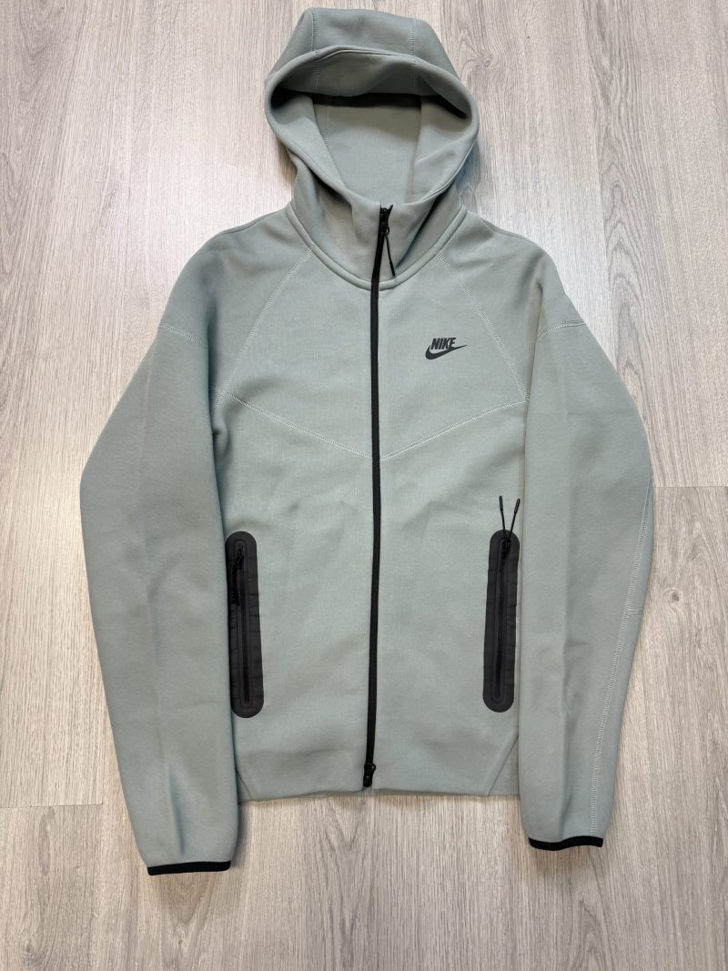Nike Tech Fleece 2023 (XS/S/M)
