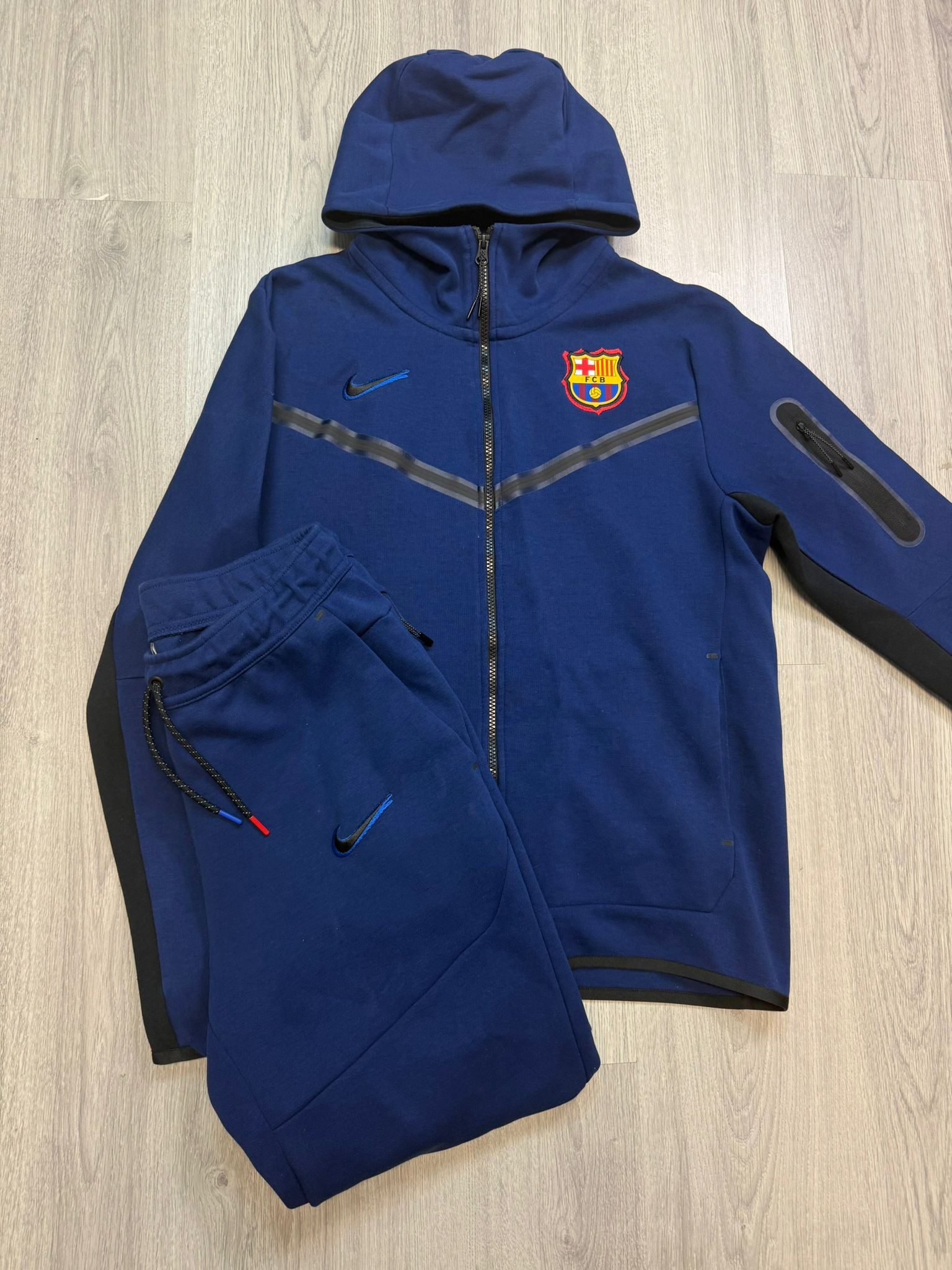 Nike Tech Fleece KOMPLET 2021 (M)
