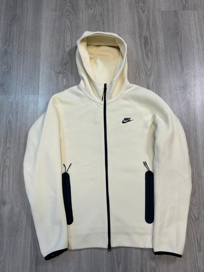 Nike Tech Fleece 2023 (M)