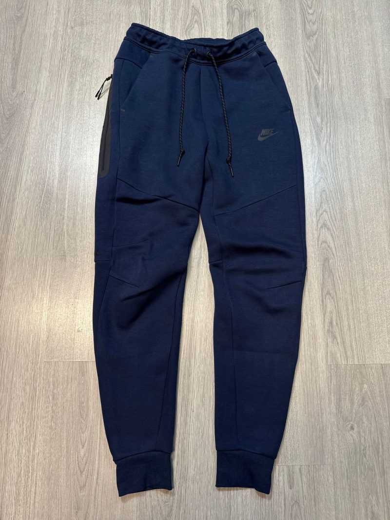 Nike Tech Fleece 2025 (XS/S/L/XL)