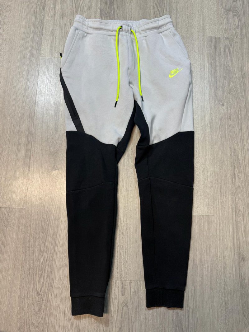 Nike Tech Fleece (S)
