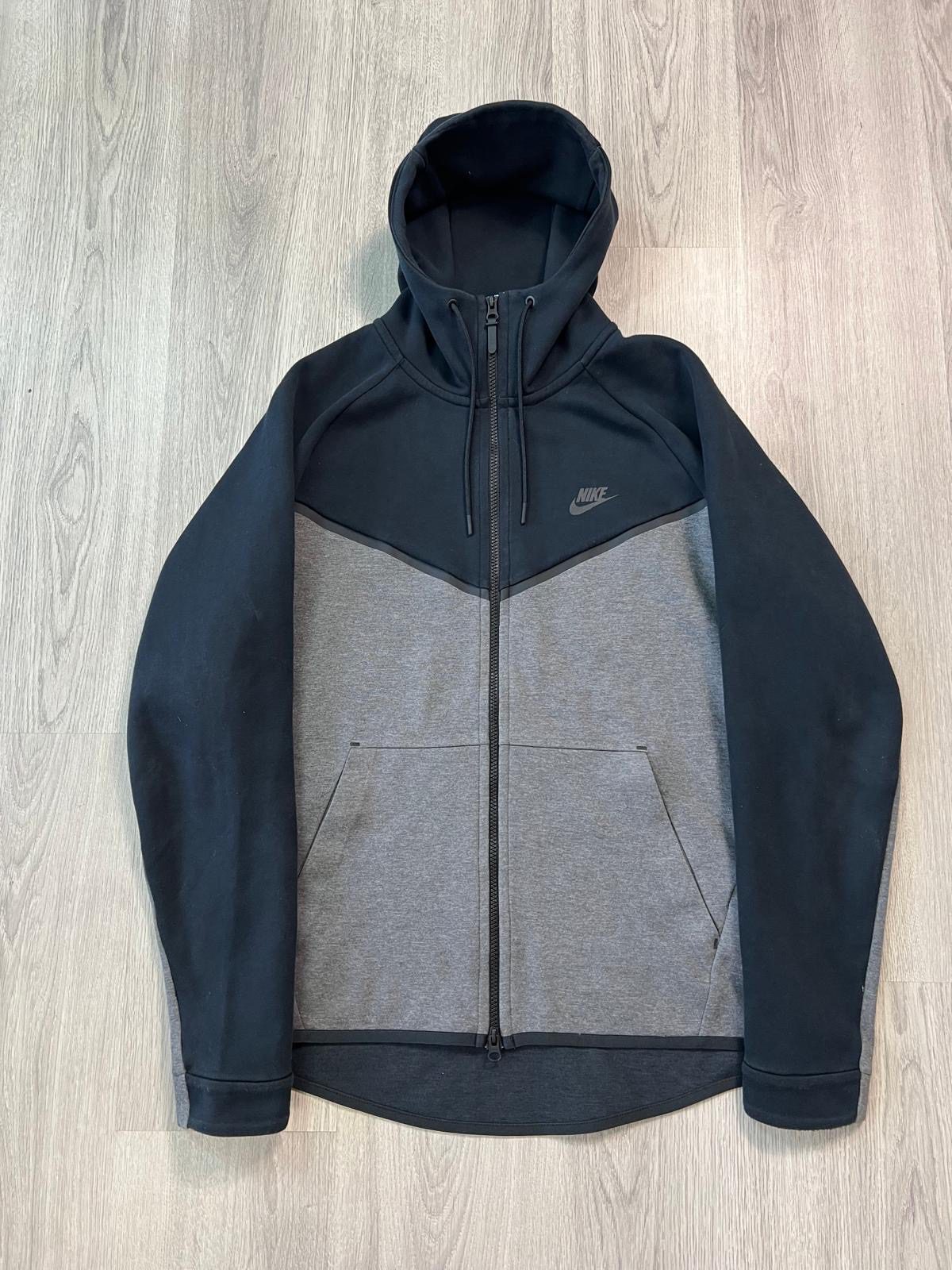 Nike Tech Fleece (S)