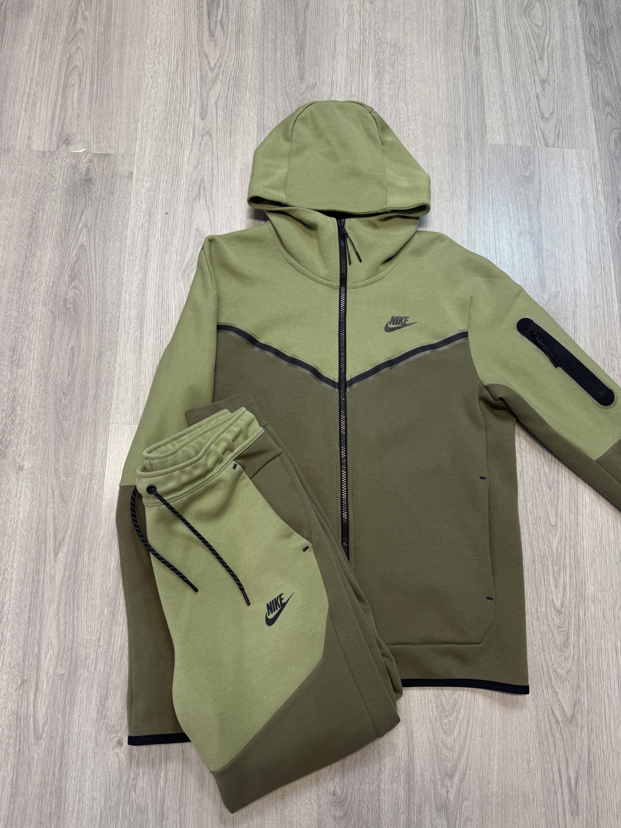 Nike Tech Fleece KOMPLET 2021 (XS/S/M)