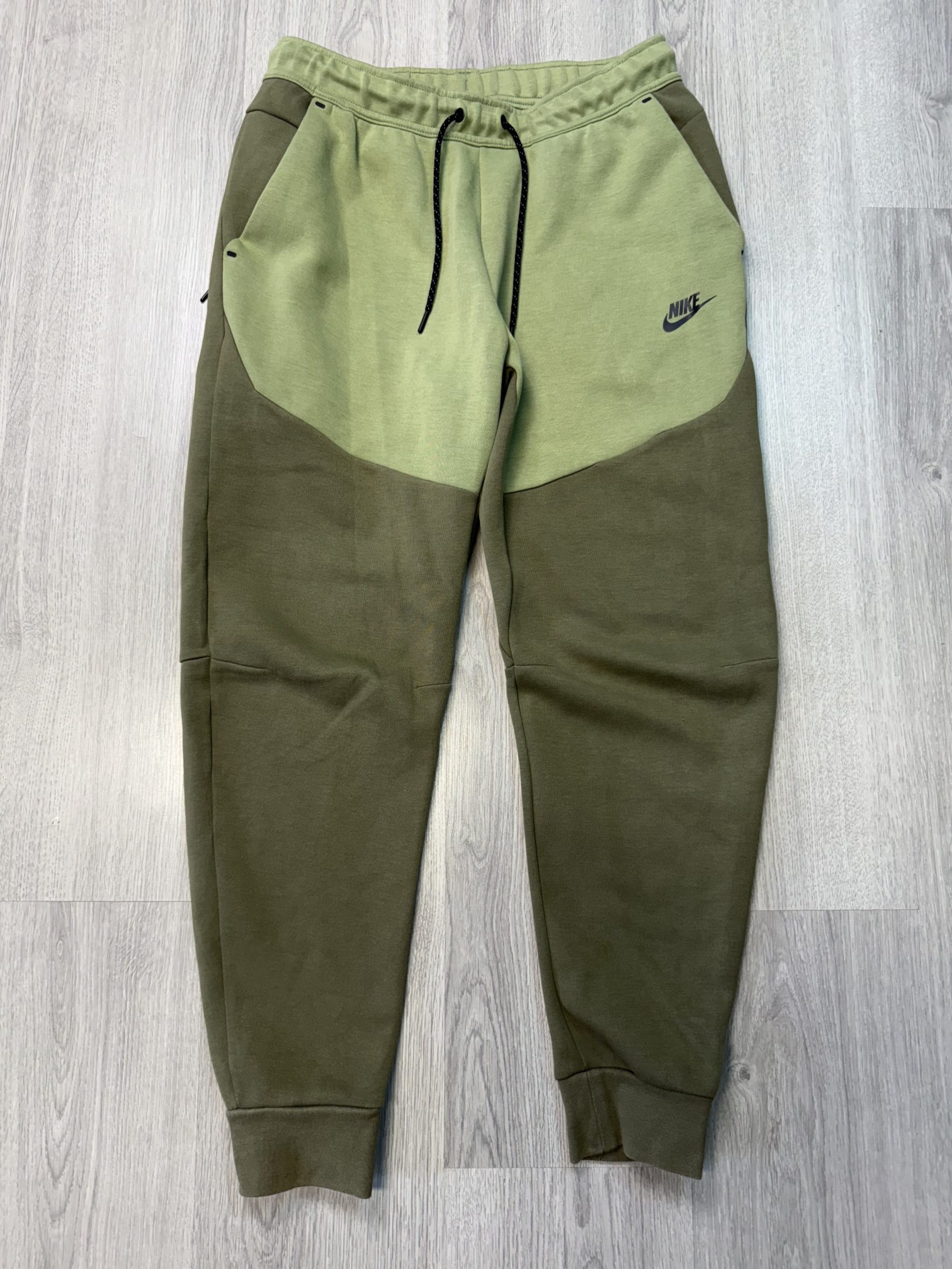Nike Tech Fleece 2021 (S/M)