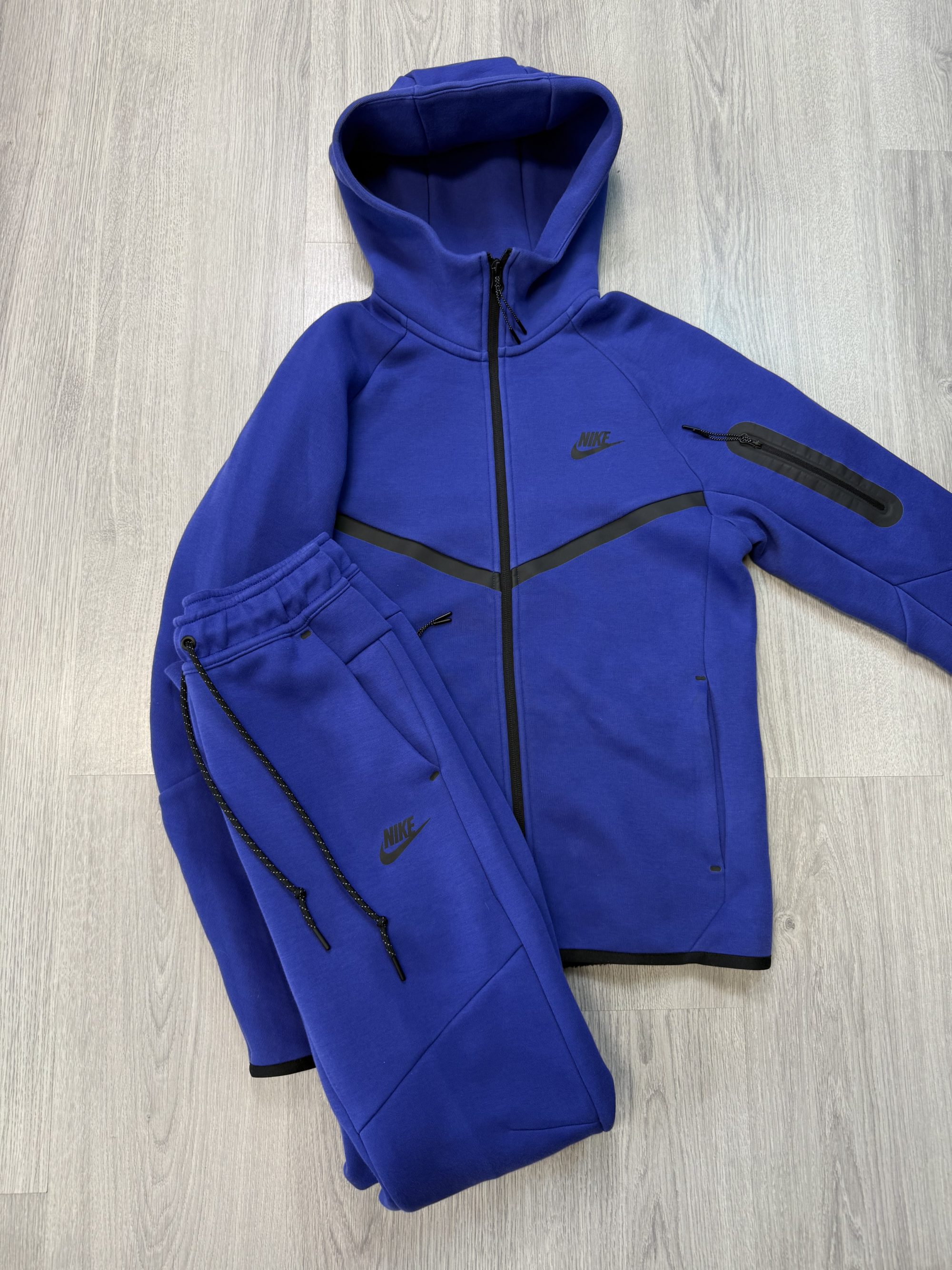 Nike Tech Fleece KOMPLET 2025 (XS)