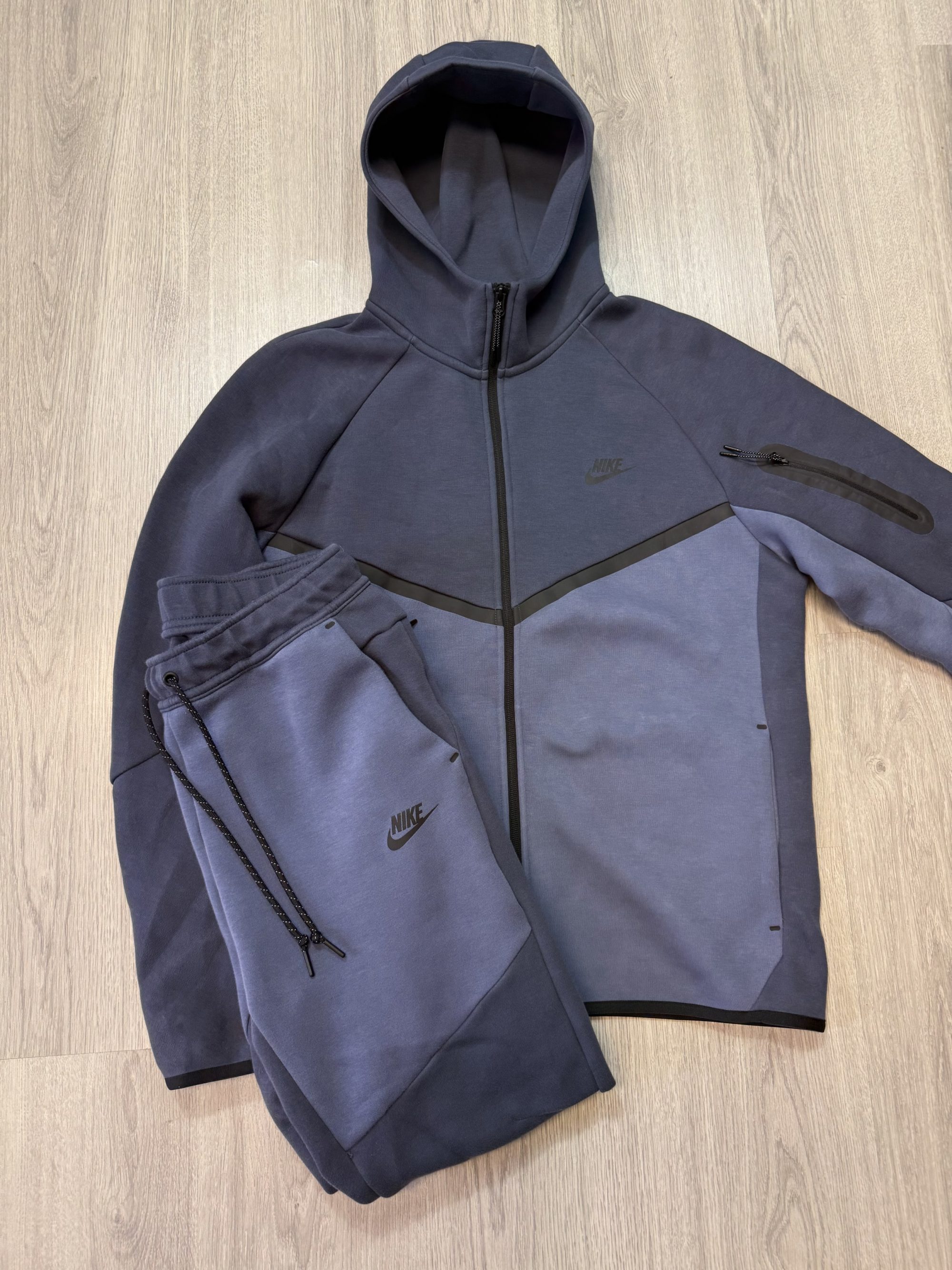 Nike Tech Fleece KOMPLET 2025 (S/M/L)