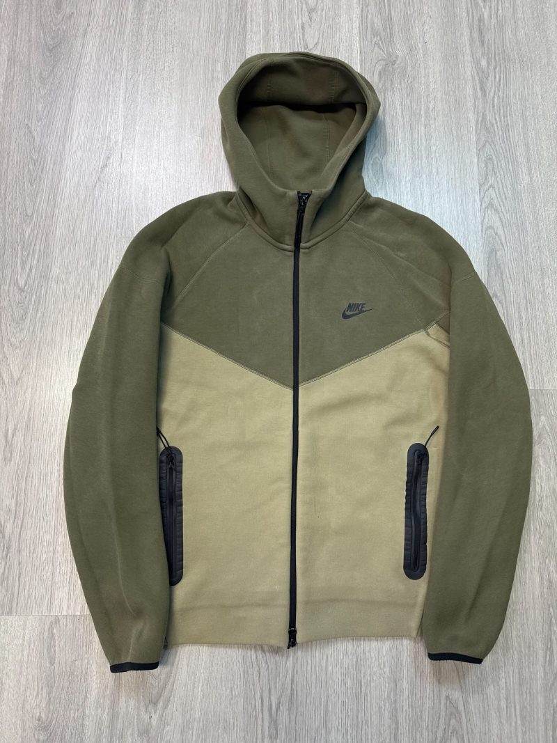 Nike Tech Fleece 2023 (XS/M/L)