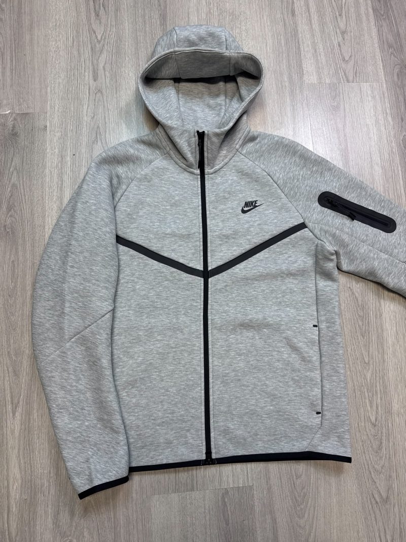Nike Tech Fleece 2025 (L)
