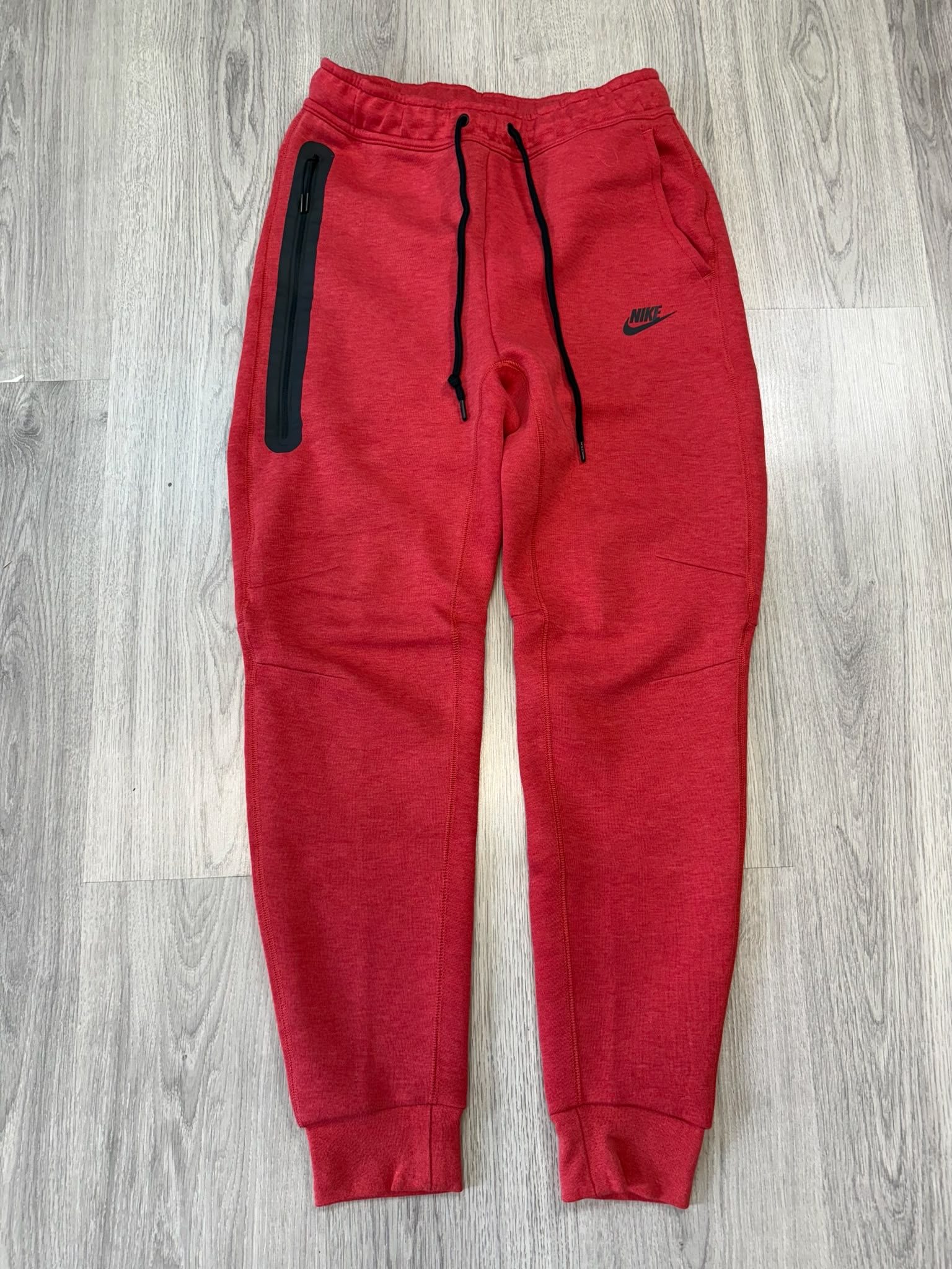 Nike Tech Fleece 2023 (XS/S/M/XL)
