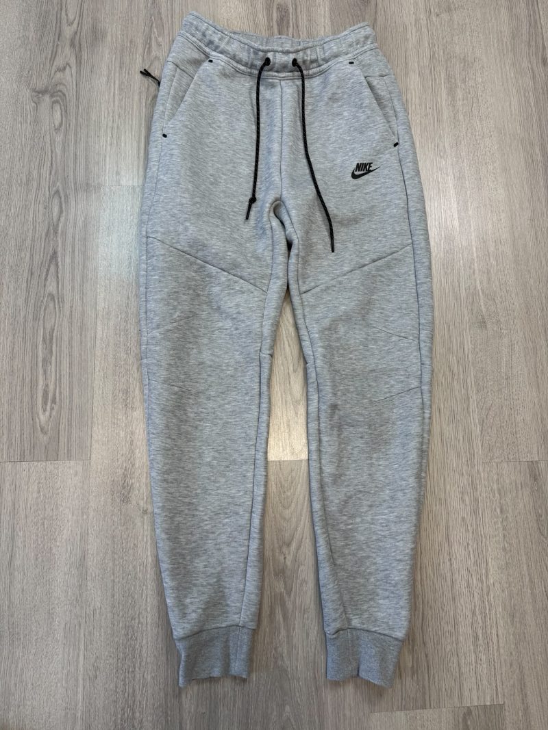 Nike Tech Fleece 2025 (XS/M/L)