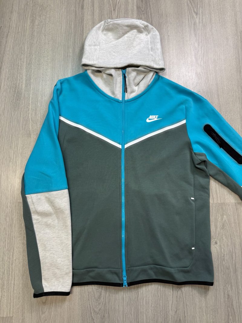 Nike Tech Fleece 2021 (L)