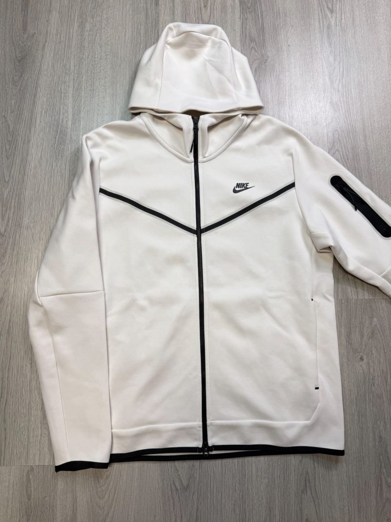 Nike Tech Fleece 2021 (S/M/L)