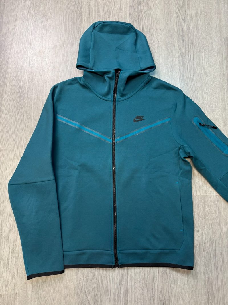 Nike Tech Fleece 2021 (L)