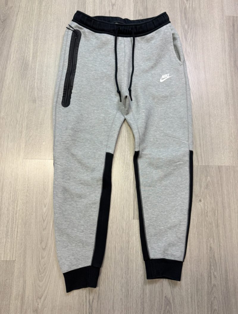 Nike Tech Fleece 2023 (XS/M/XL)