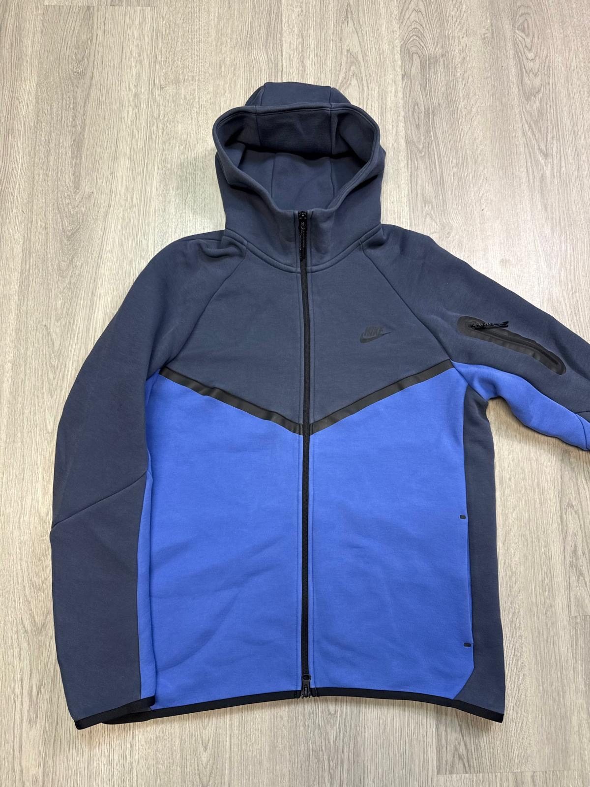 Nike Tech Fleece 2025 (L)