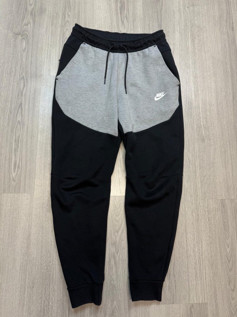 Nike Tech Fleece 2021 (L)