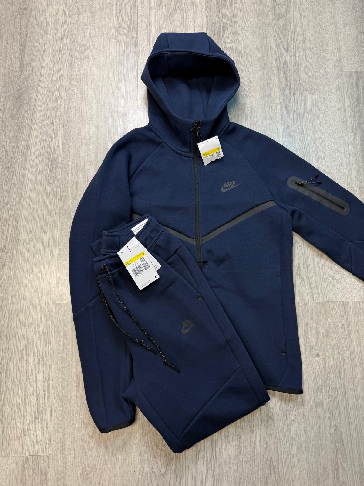 Nike Tech Fleece KOMPLET 2025 (S)