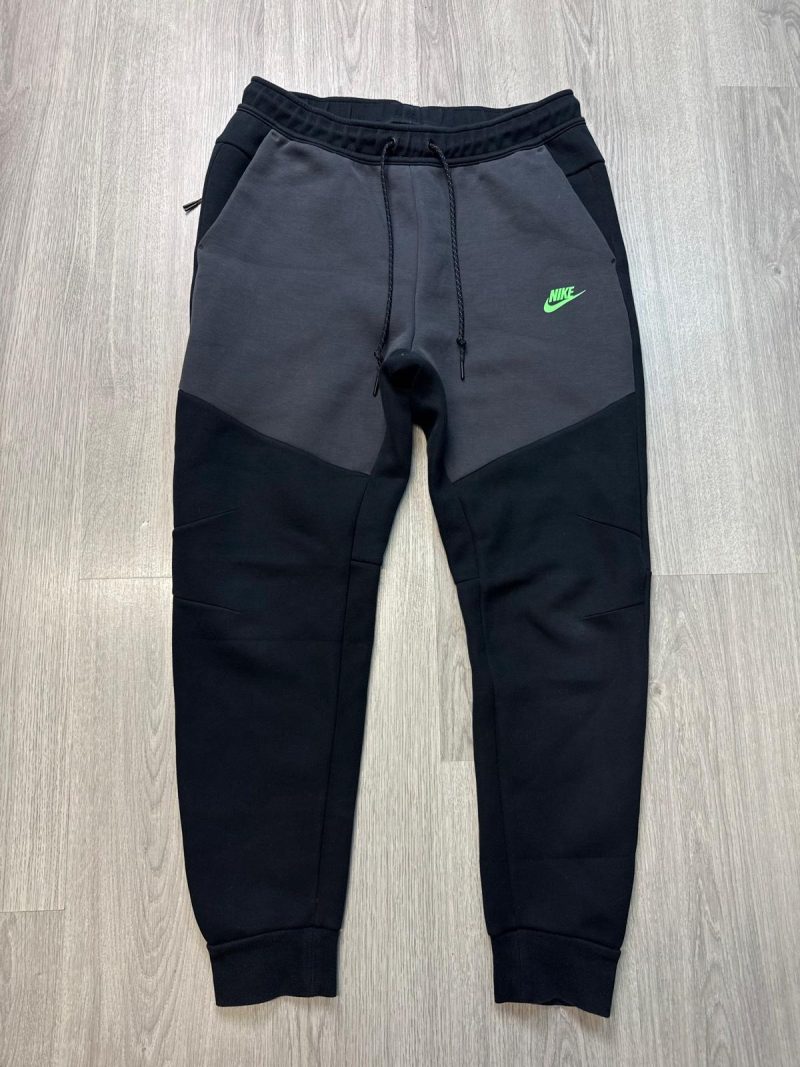 Nike Tech Fleece 2025 (M/L)