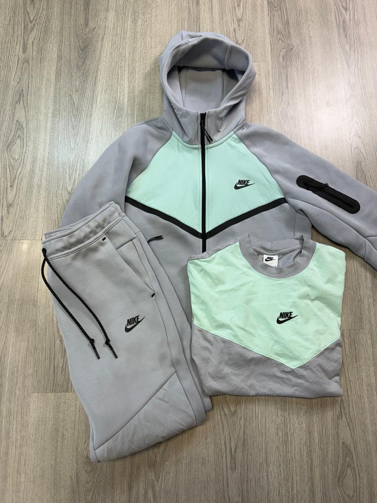 Nike Tech Fleece 2025 BUNDLE (S)